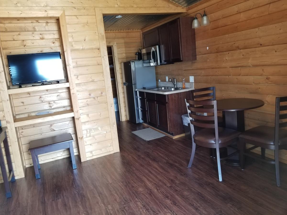 Paradise Rv & Cabins Resort Vinton Buitenkant foto