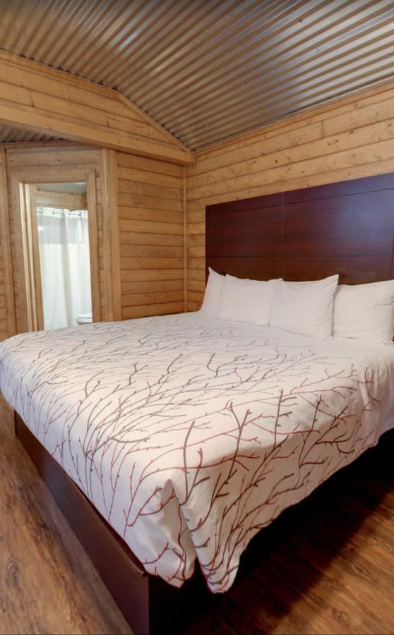 Paradise Rv & Cabins Resort Vinton Buitenkant foto